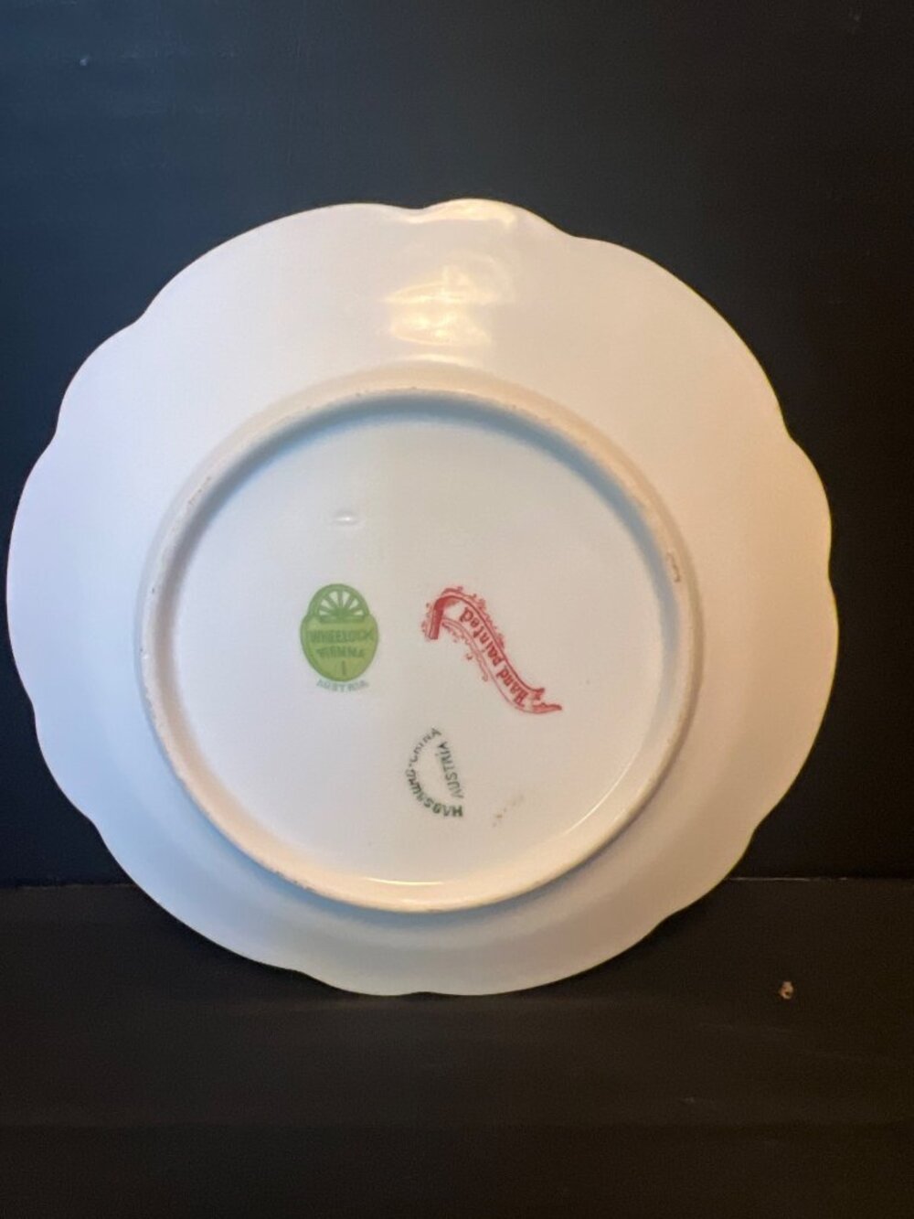 Hand-Painted Wheelstock Austria Plate Magnolia Design & Scalloped Edges 6 Inches - Picture 3 of 5